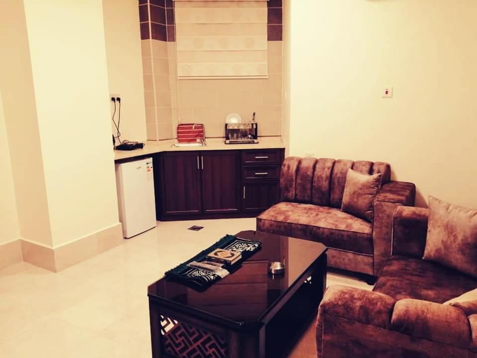 Al Riyati Hotel Apartments อคาบา ภายนอก รูปภาพ
