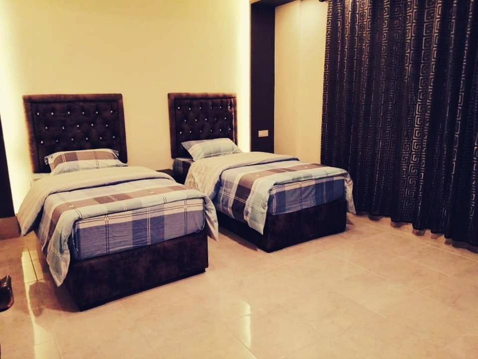 Al Riyati Hotel Apartments อคาบา ภายนอก รูปภาพ