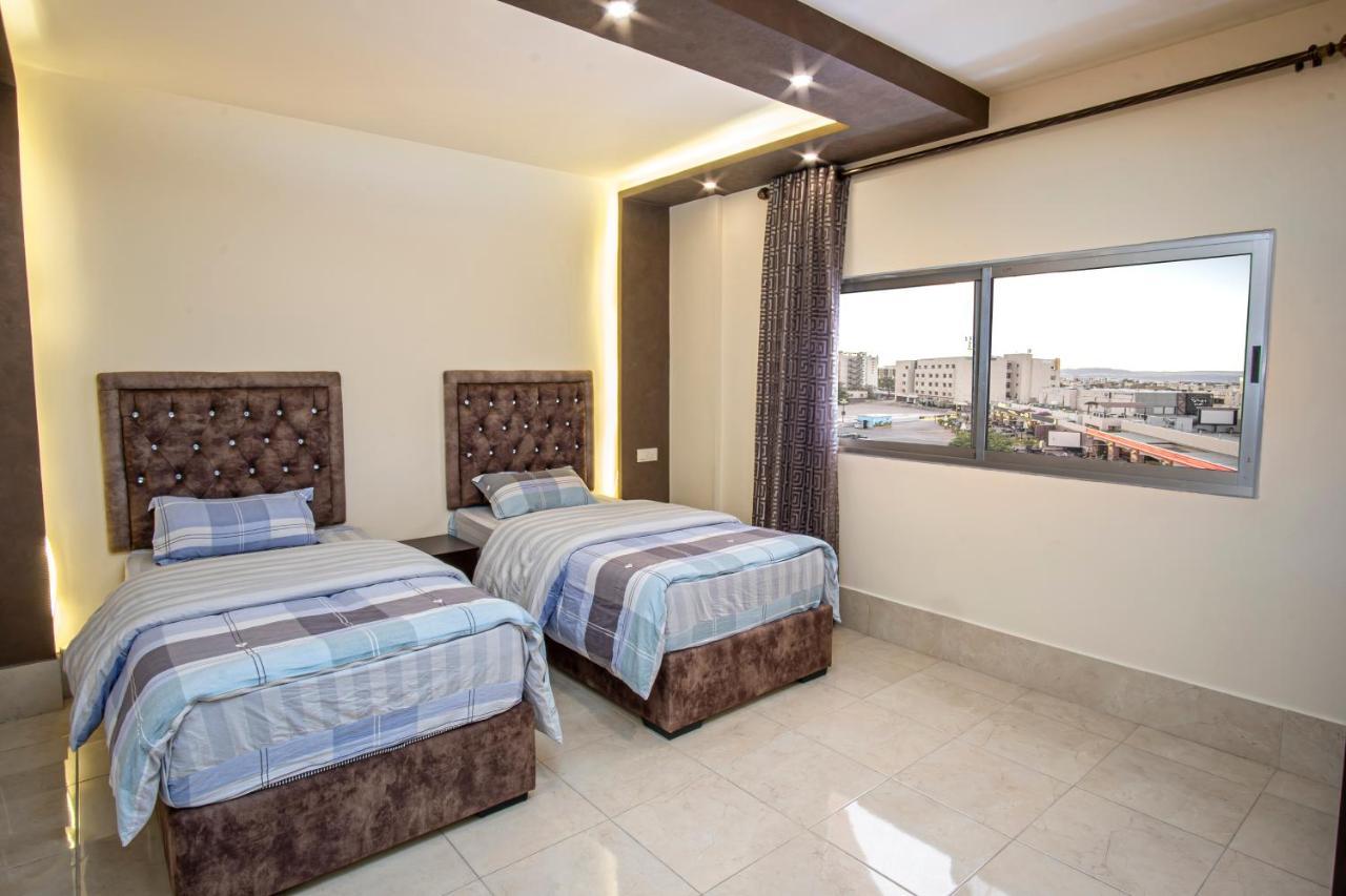 Al Riyati Hotel Apartments อคาบา ภายนอก รูปภาพ