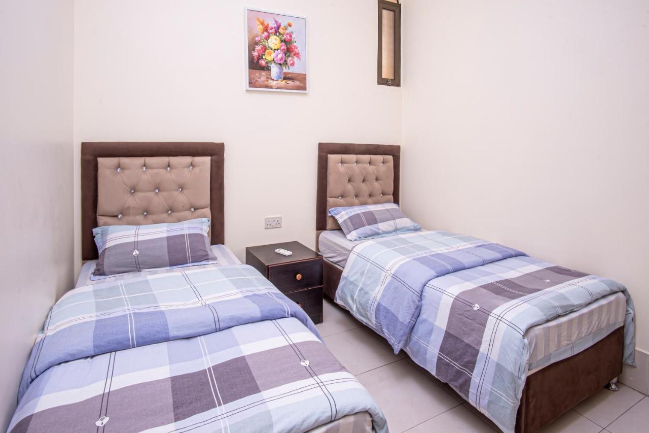 Al Riyati Hotel Apartments อคาบา ภายนอก รูปภาพ