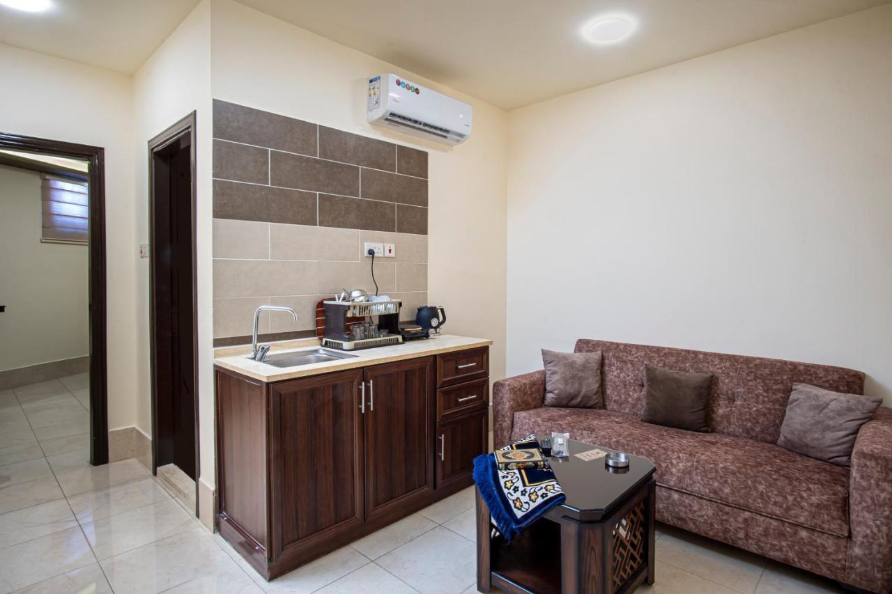 Al Riyati Hotel Apartments อคาบา ภายนอก รูปภาพ