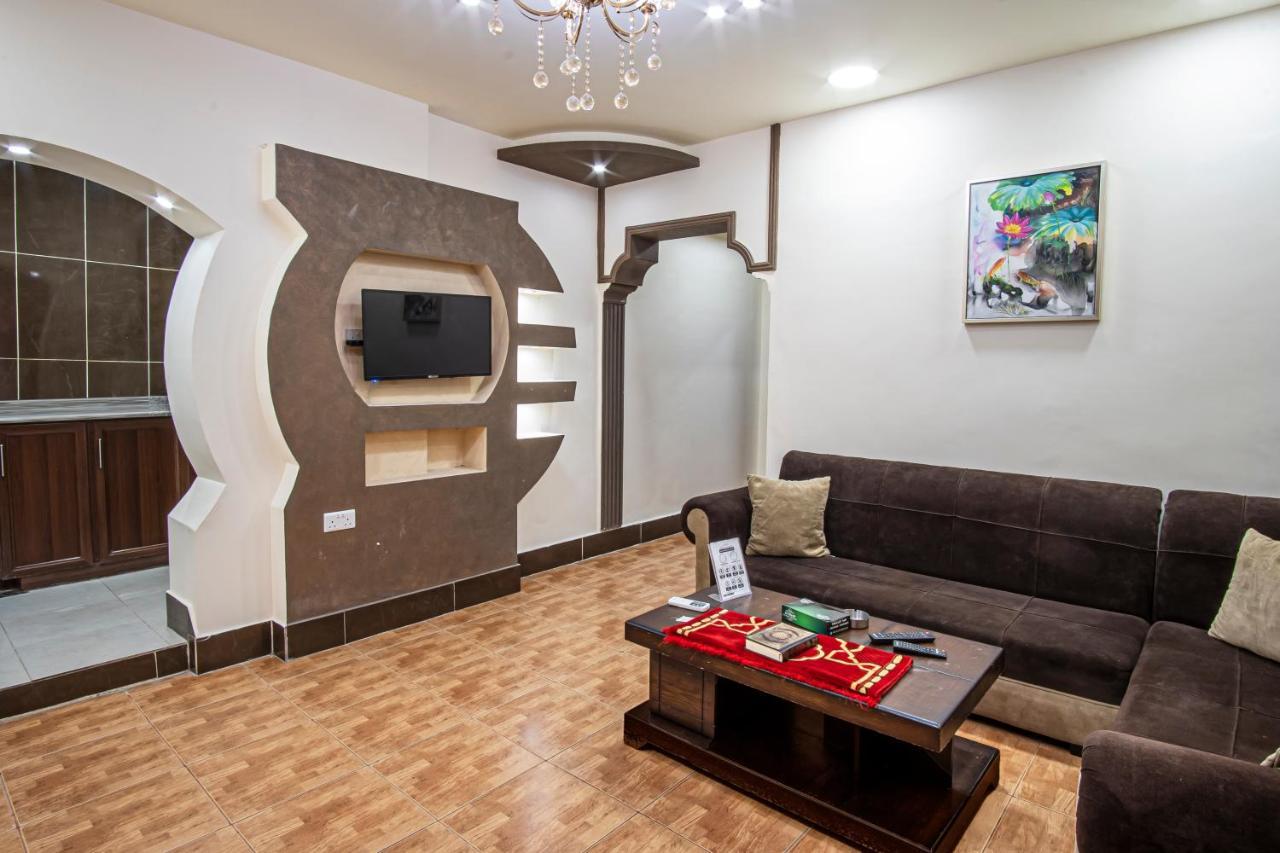 Al Riyati Hotel Apartments อคาบา ภายนอก รูปภาพ