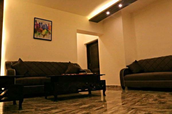 Al Riyati Hotel Apartments อคาบา ภายนอก รูปภาพ